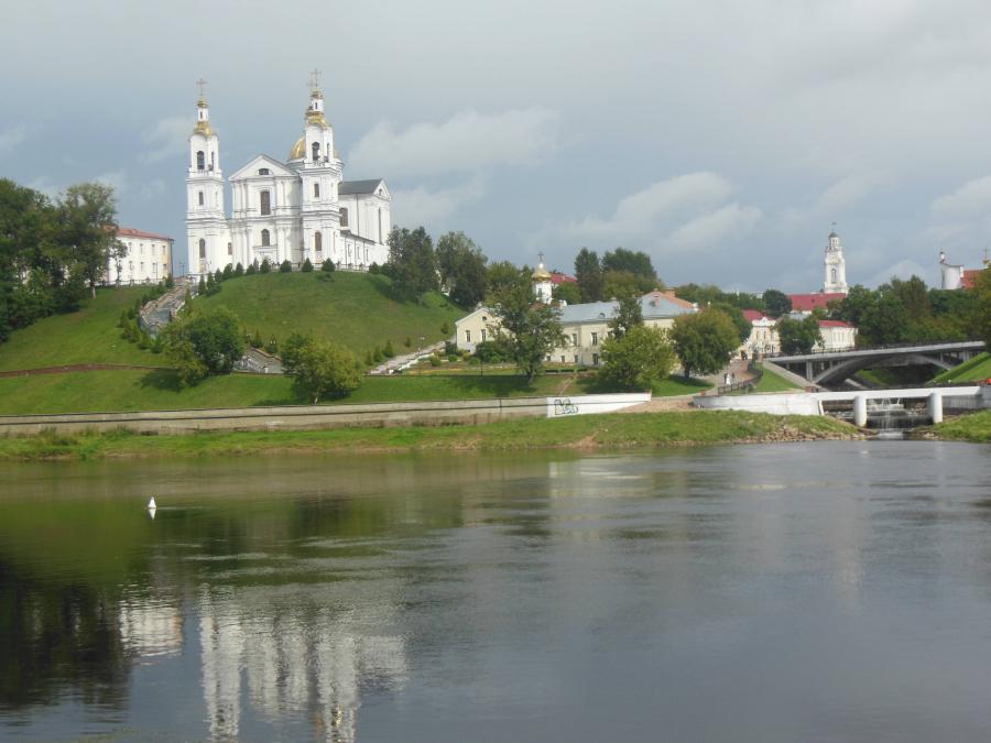 Свято-Успенский Кафедральный Собор и впадение реки Витьба