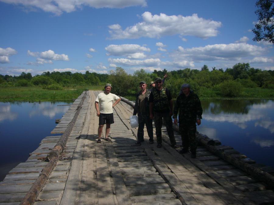 Деревянный мост у поселка Ленин