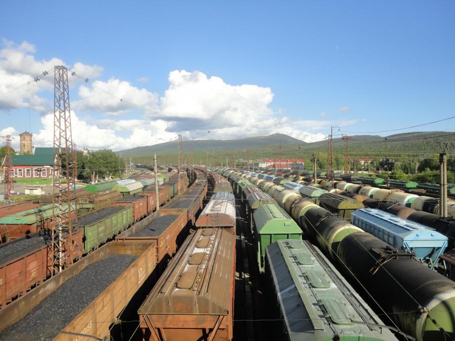Вид с пешеходного моста