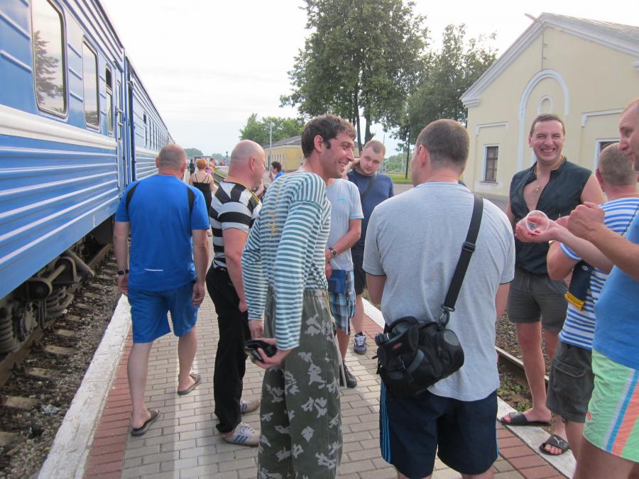 По дороге на север. Станция Дно. Обмен опытом.