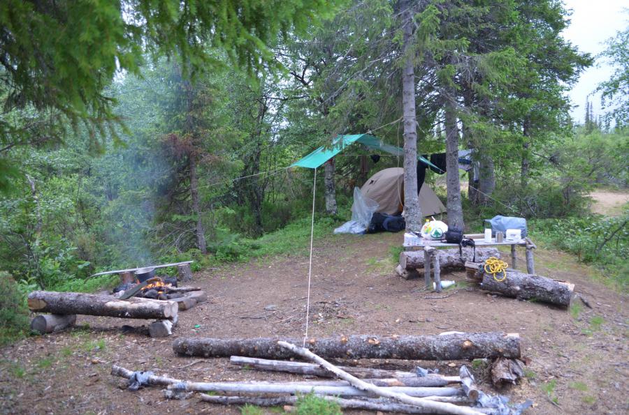 Моя первая стоянка на правом берегу устья р. Афанасия.