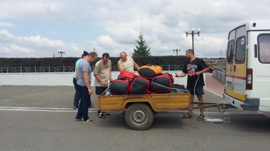 Дальше на микроавтобусе в Горно-Алтайск, а потом уже и в Абай.