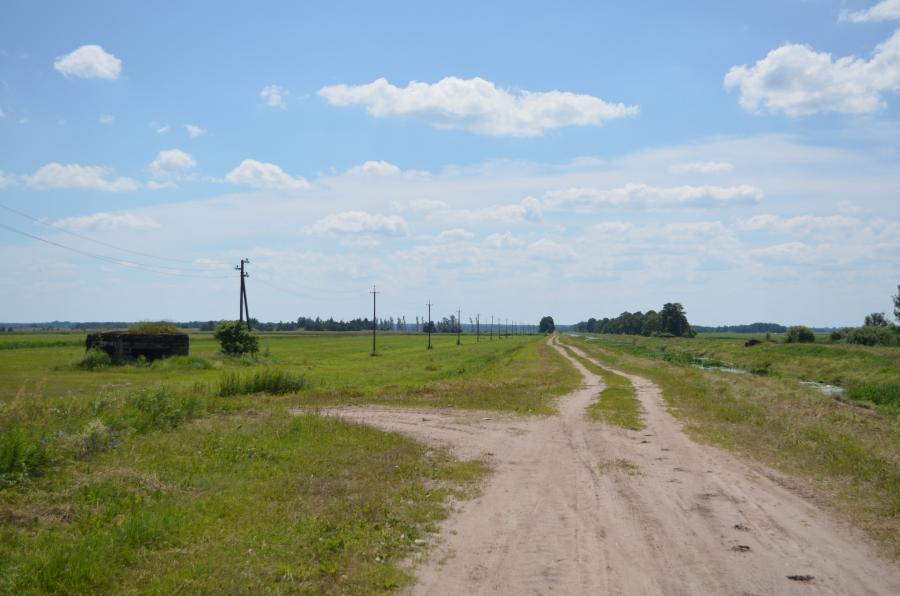 В поле зрения иногда попадало до 5 оборонительных коммуникаций.