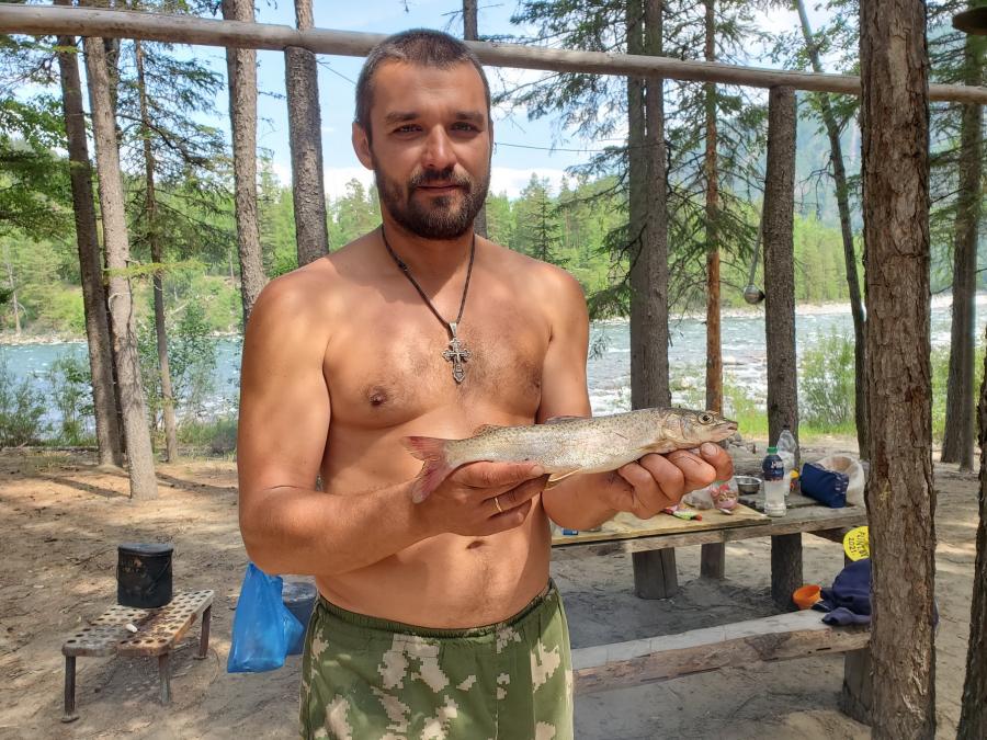 Поймали несколько ленков.