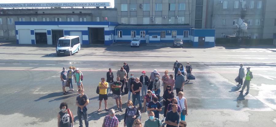 Из Иркутска мы с двумя пересадками добрались до Абакана, так как обратные билеты у нас были из Хакасии.