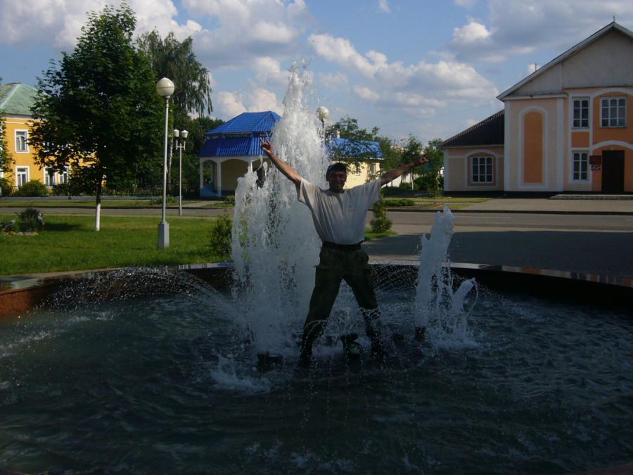 Погранцы на страже фонтана...
