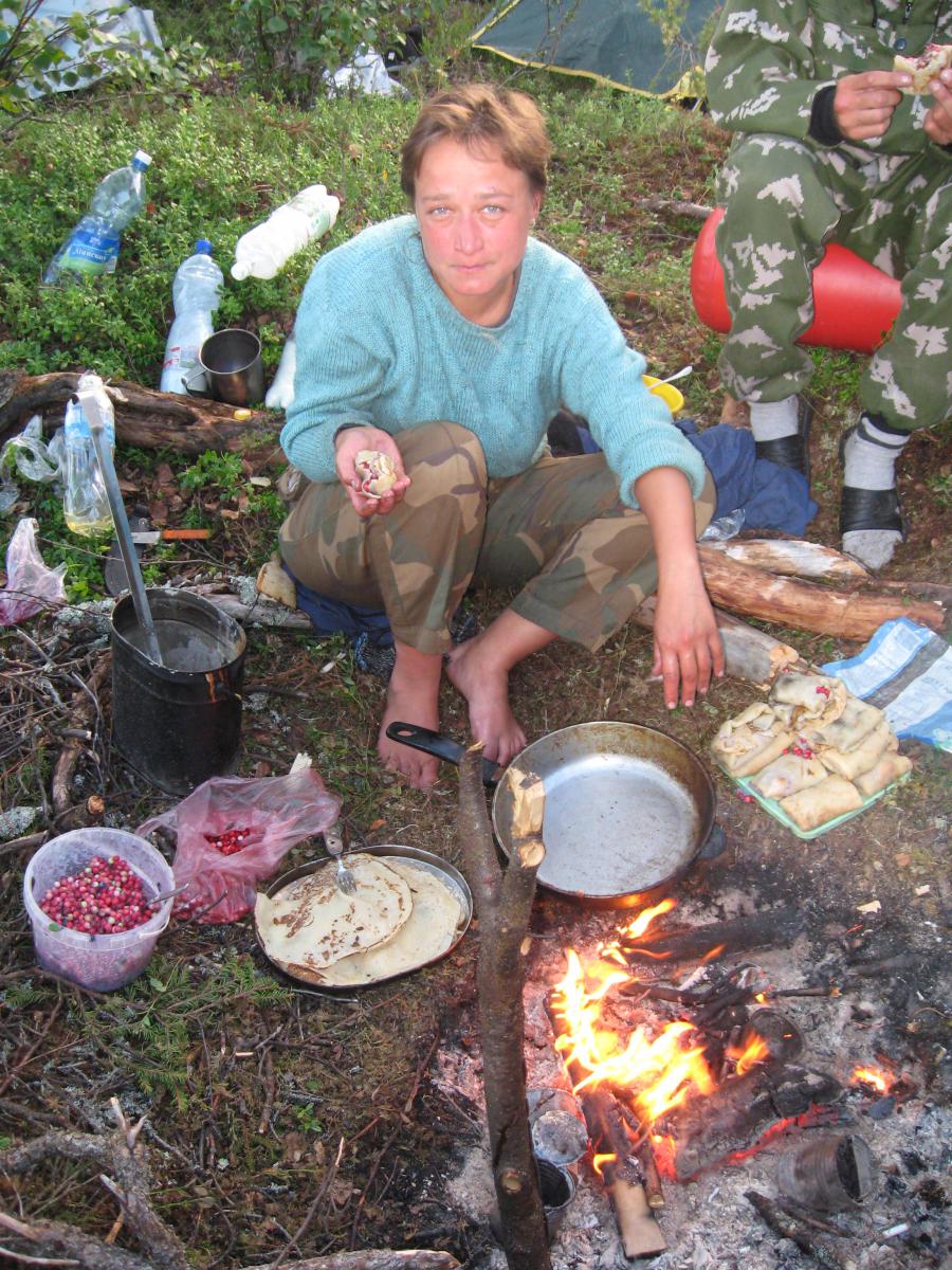 Блины с брусникой, голубикой и сгущенкой